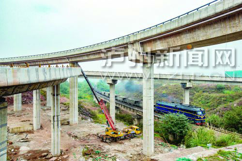 正在建設中的城西馬屋基立交。 記者 牟科 攝